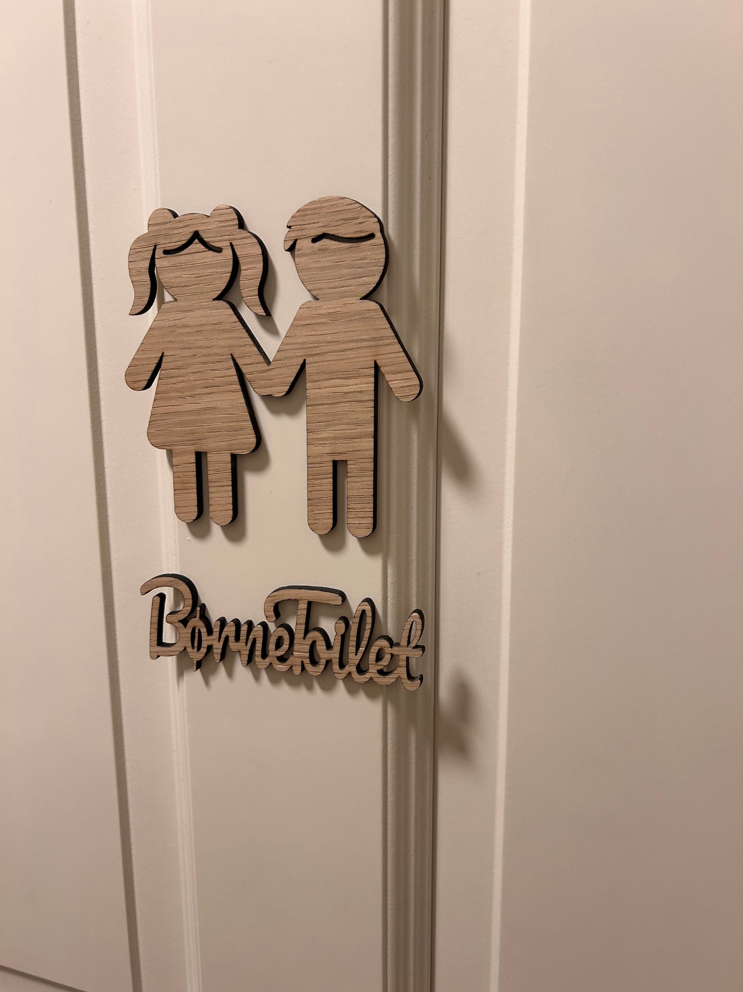 Børn toiletskilt i træ