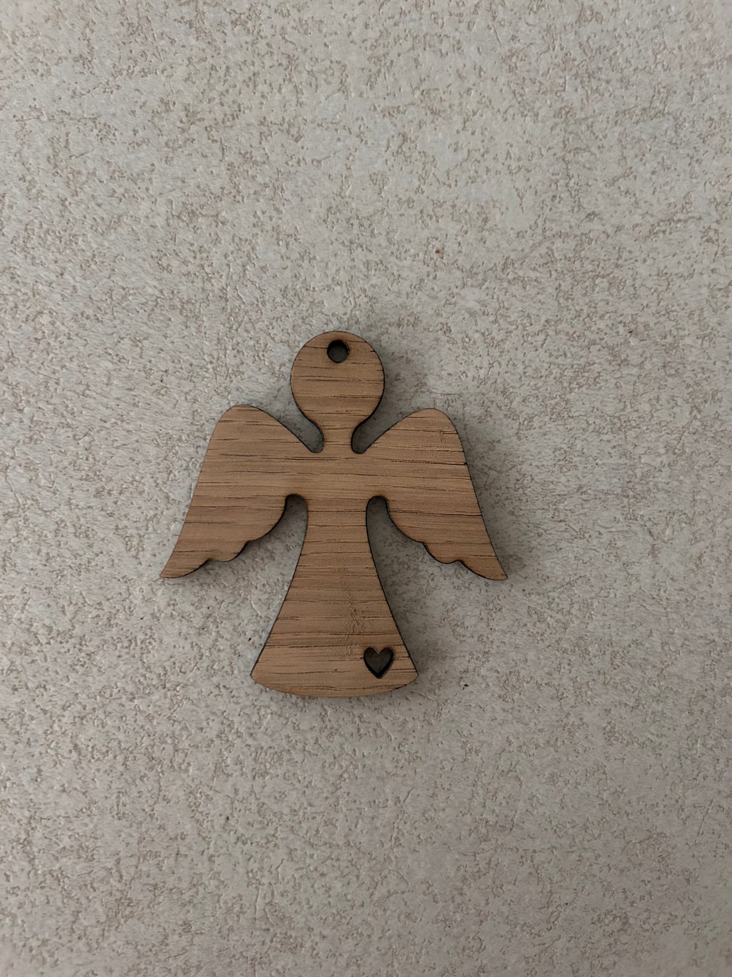 Engle juleophæng med navn i træ