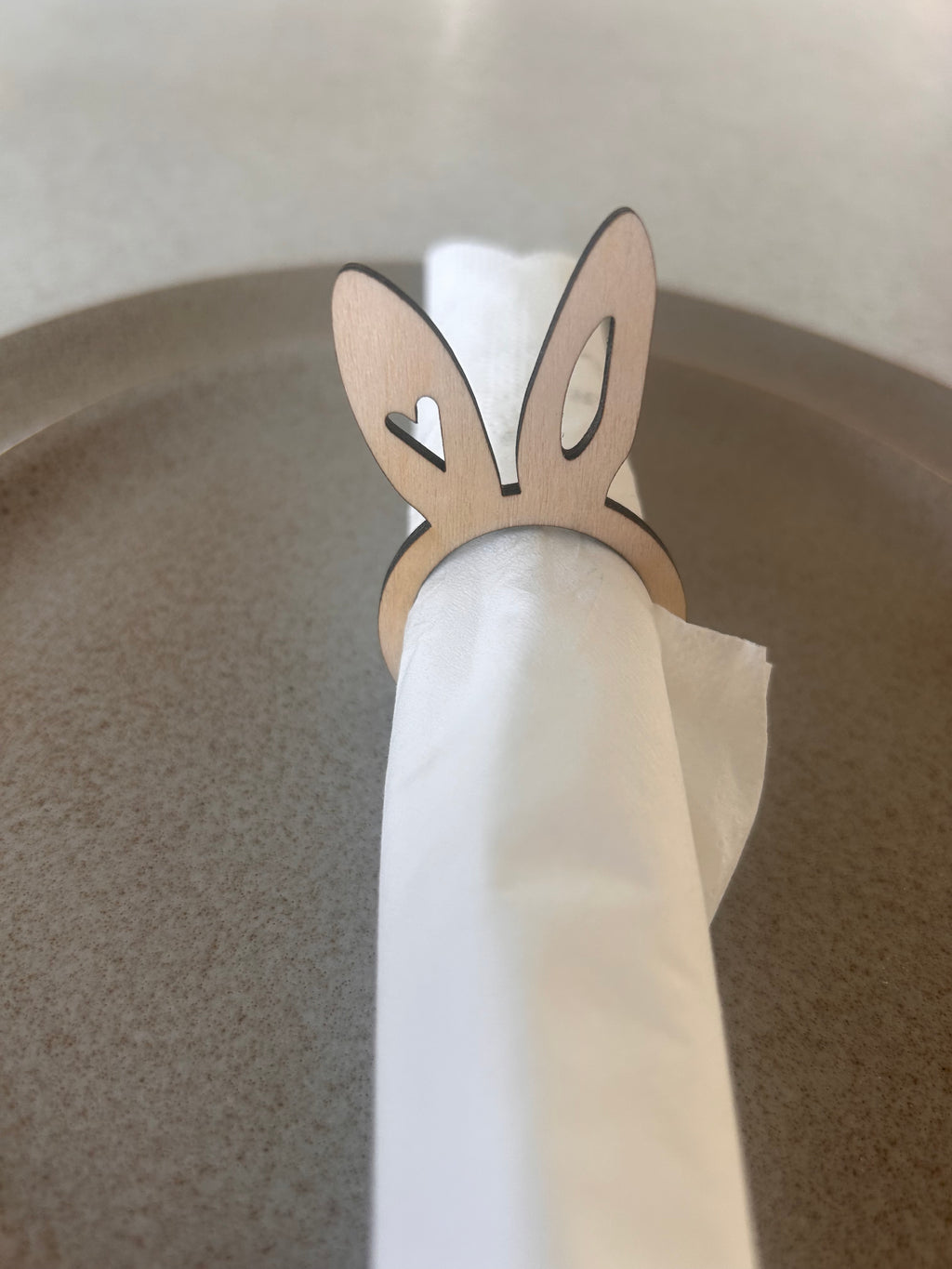 påske servietringe i træ - hjerte