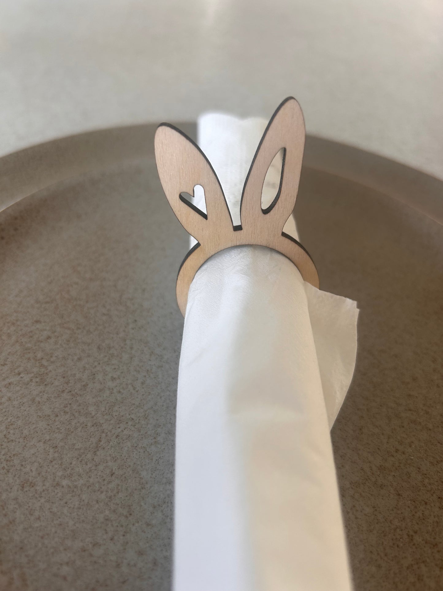 påske servietringe i træ - hjerte